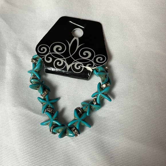 Jade color starfish bracelet - Picture 2 of 3